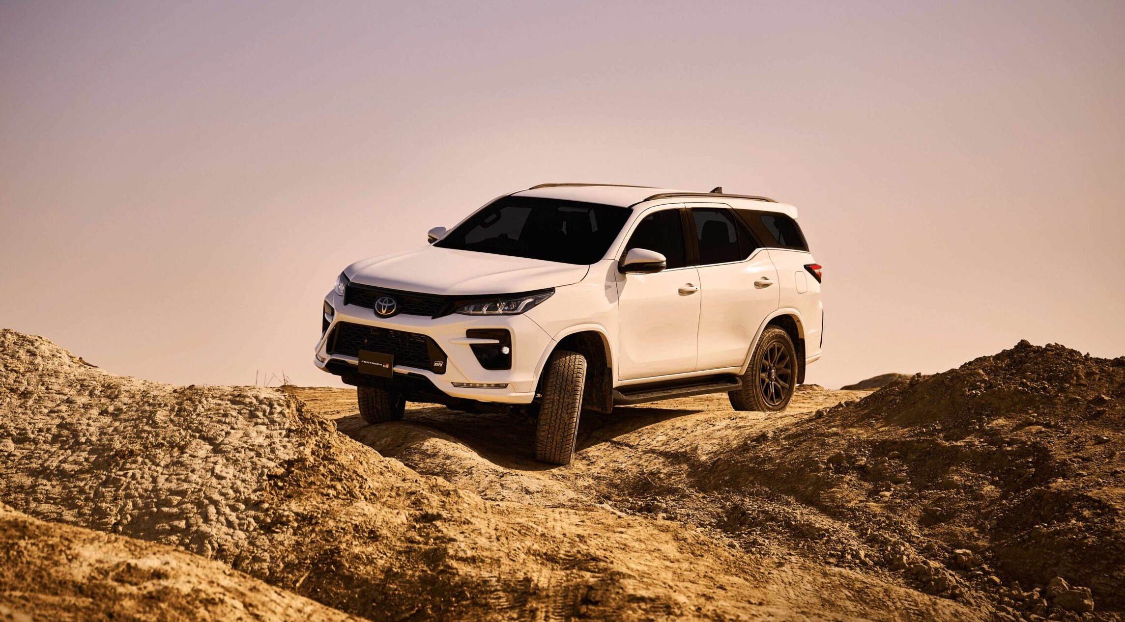 FORTUNER GR-SPORT